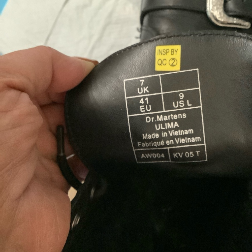 Dr Martens Ulima Black Leather Combat Buckle Boots Women's Sz. 9 US Sold Out​​​​ - Picture 4 of 14